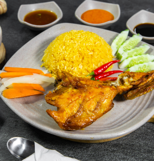 Cơm Cánh Ức Gà Ta