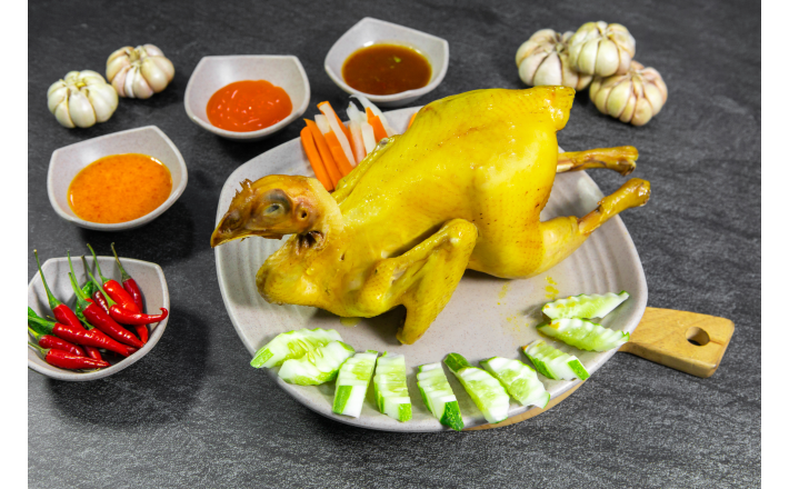 Gà Luộc Nguyên Con